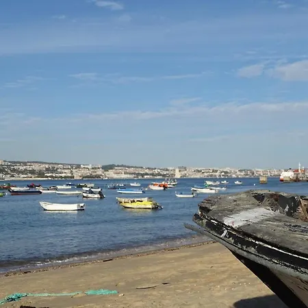 Cecílio's - Onde O Tejo Se Faz Ao Mar Trafaria
